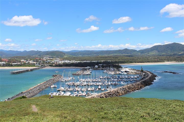 Bartercard Coffs to Paradise entrants enjoying a relaxing day in the Coffs Harbour Yacht Club Marina